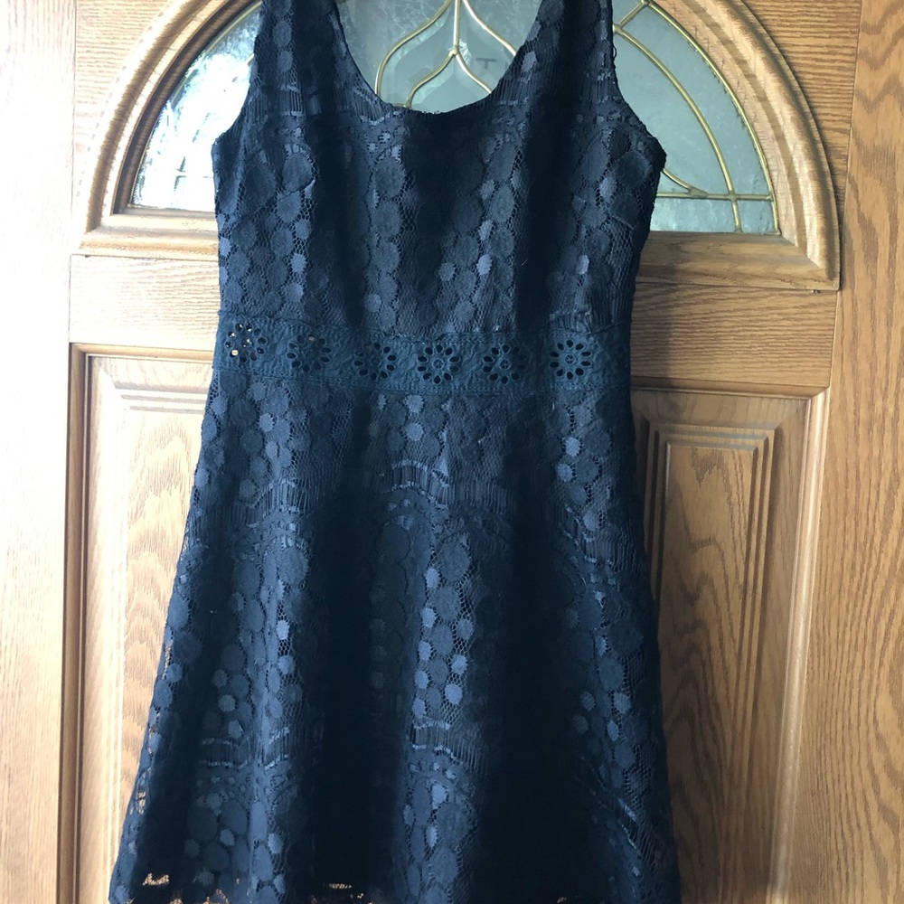 Beautiful! lace dress with lined slip. Excellent Condition Worn Once!
